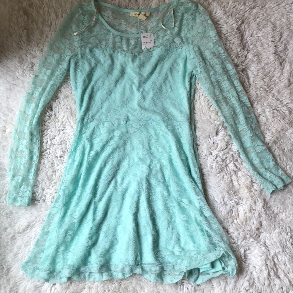 DRESS WITH TAG